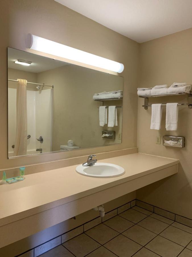 Economy Inn & Suites Hannibal Extérieur photo