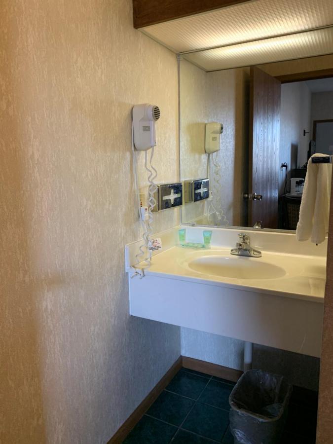 Economy Inn & Suites Hannibal Extérieur photo